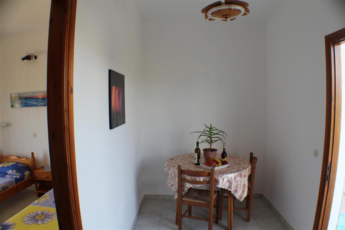 Nikolas House 아릴라스 외부 사진